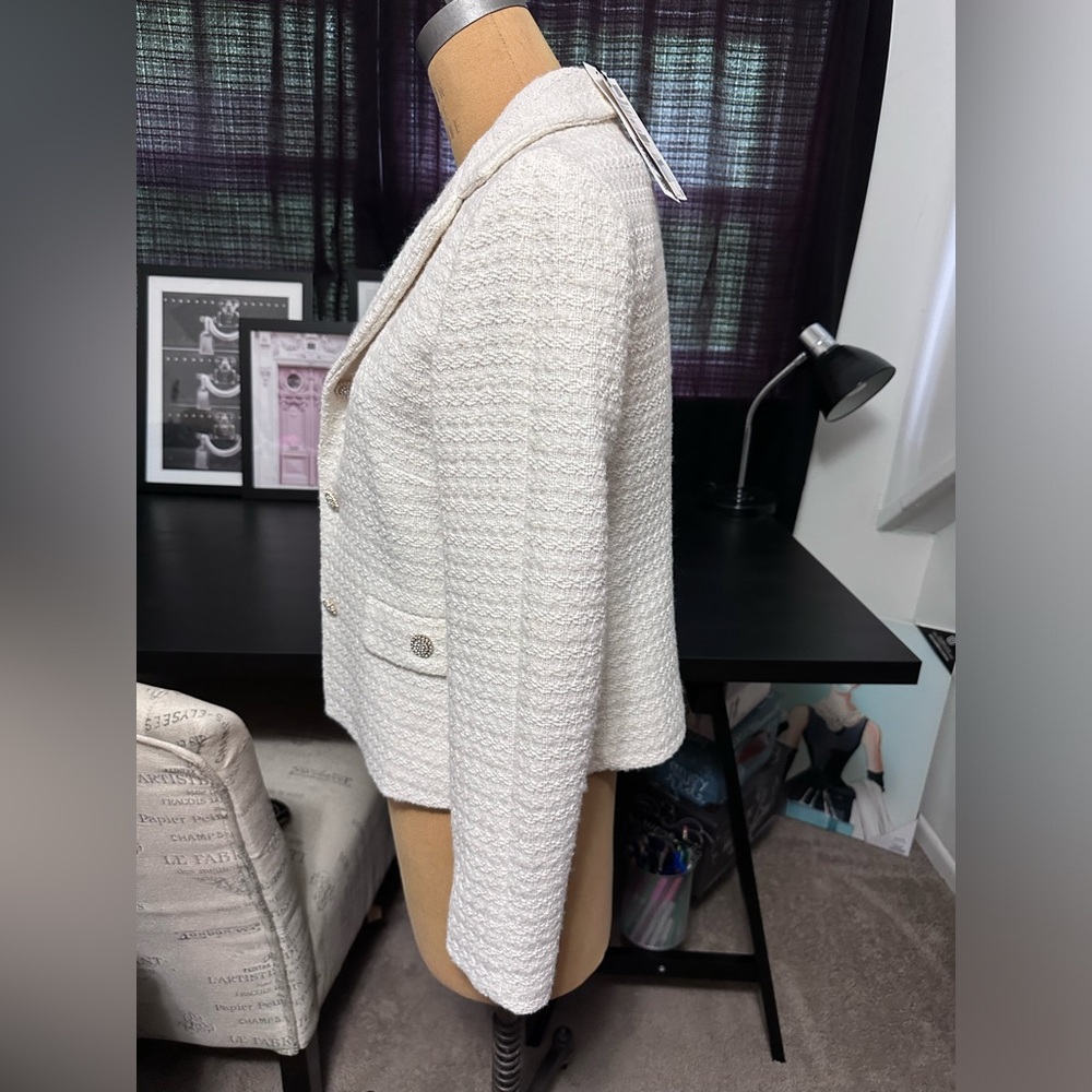 Blazer - Picture 4 of 7